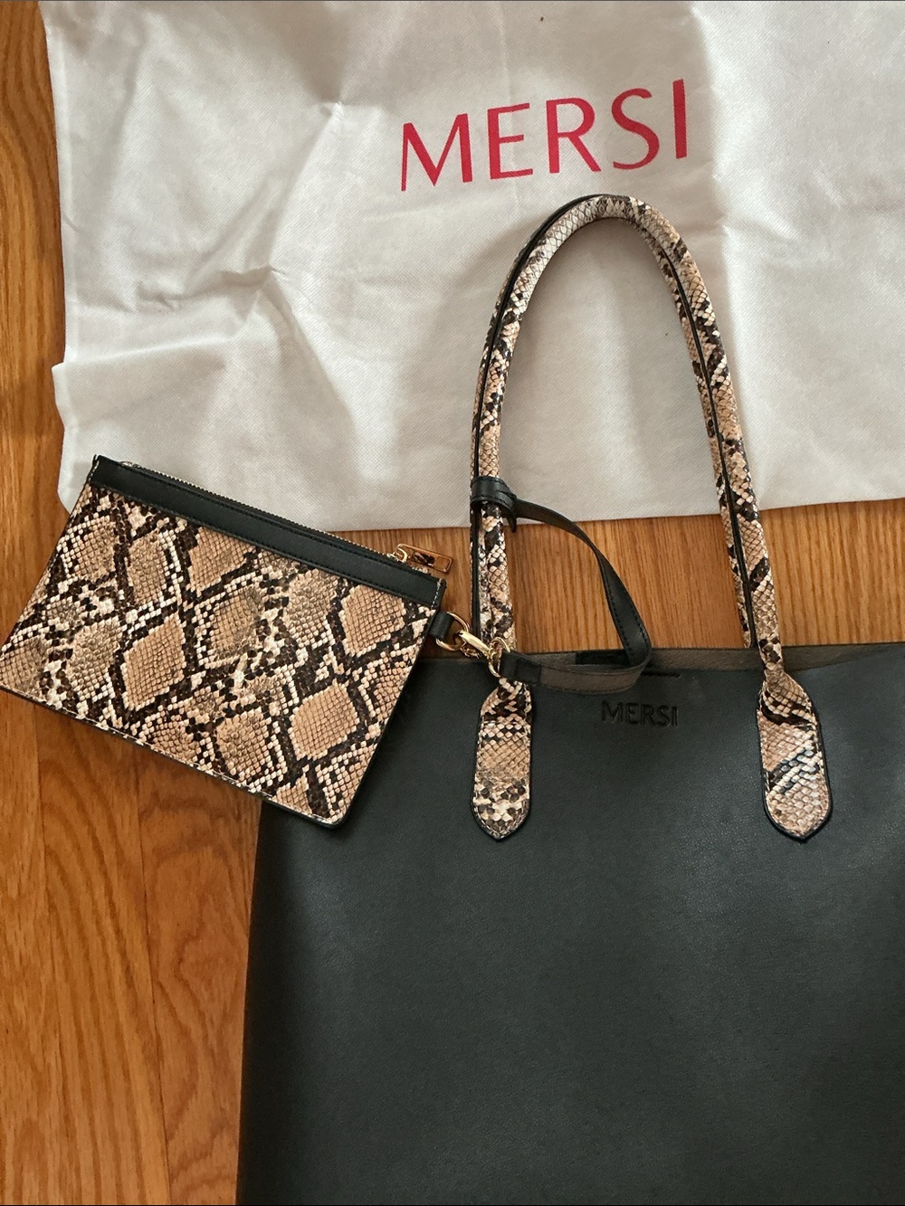 Mersi Bucket Style Snake Print Vegan Bag, coin pouch & dust bag.